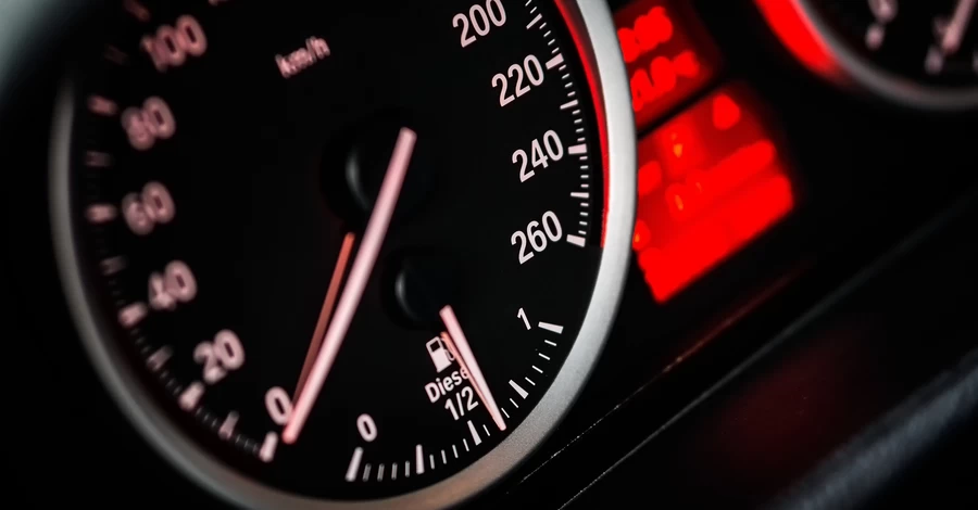 У Києві не буде сезонного підвищення швидкості - водії мають дотримуватись ліміту 50 км/год