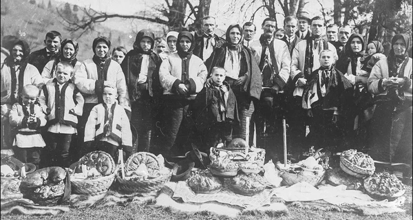 Від чорної солі до хрону та маку: що за старих часів було у великодньому кошику українців