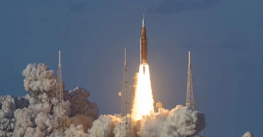 NASA успешно запустило историческую миссию Artemis II с экипажем на борту