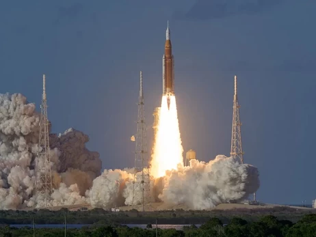 NASA успішно запустило історичну місію Artemis II з екіпажем на борту