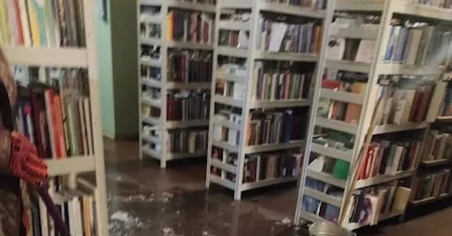 Книжкова палата України б'є на сполох - 15 млн книг під загрозою знищення через обстріли