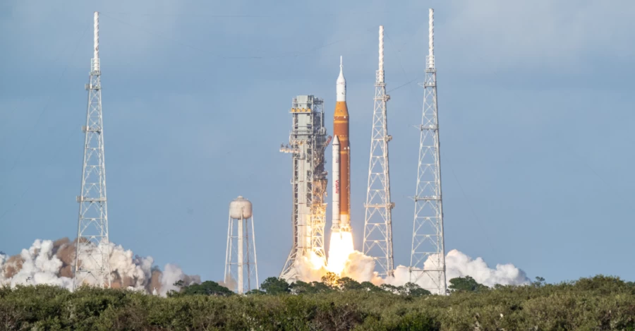 Artemis 2: туалет сломался, радиация угрожает — что происходит в полете к Луне