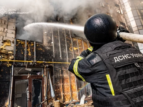 Росіяни вдарили балістикою по Харкову, пошкоджено багатоповерхівки та перебито газогін