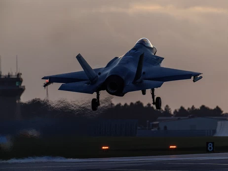 Австрія приєдналась до переліку країн, що закрили небо для військових літаків США