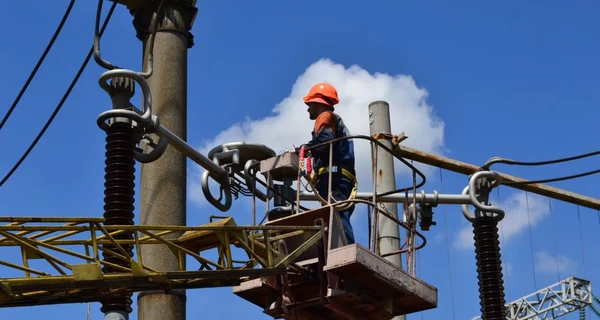 После российских обстрелов в шести областях – новые обесточивания