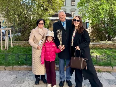 Українські зірки поділилися сімейними кадрами у Вербну неділю