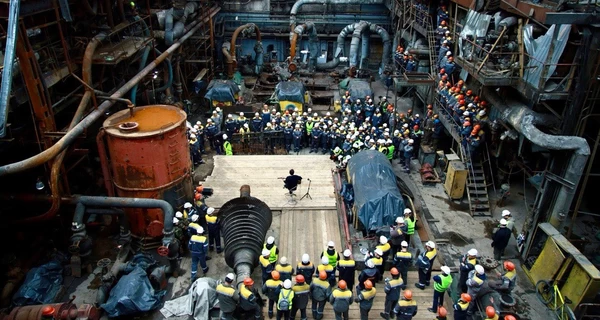 Вакарчук выступил для энергетиков на поврежденной электростанции