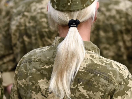 Вы не швея, вы – рядовой: как женщины оказываются на военном учете и что с этим делать