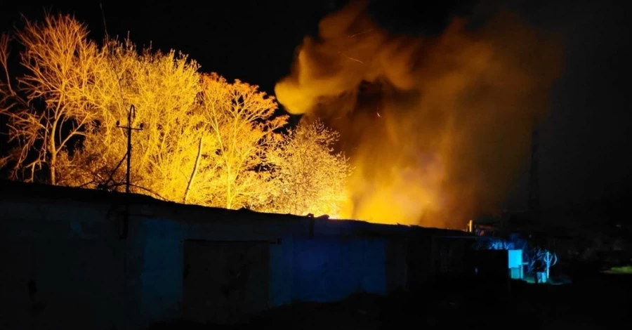 Росіяни вдарили по Запоріжжю і області, є загиблі та поранені