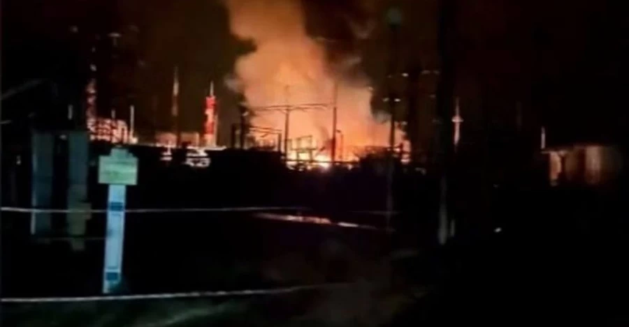 Дрони атакували нафтопровідний вузол і військовий аеродром у російському Кримську