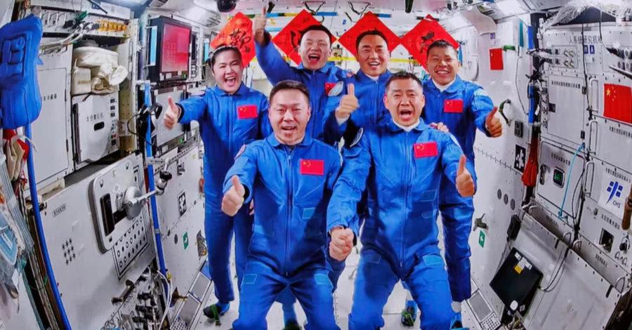 Битва за космос: хто першим заселить Місяць та Марс - США чи Китай