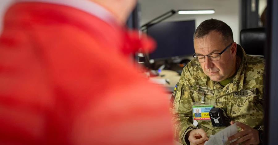 На кордоні з Польщею перед святами утворились великі черги