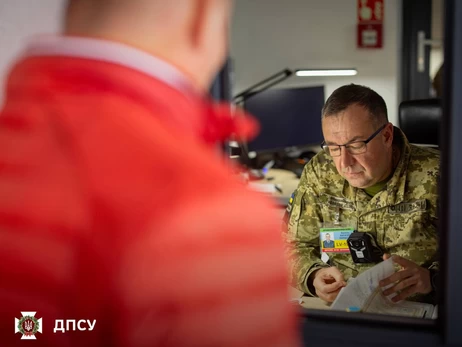 На кордоні з Польщею перед святами утворились великі черги
