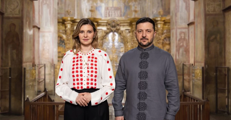 Зеленські у вишиванках привітали з Великоднем зі стін Софійського собору