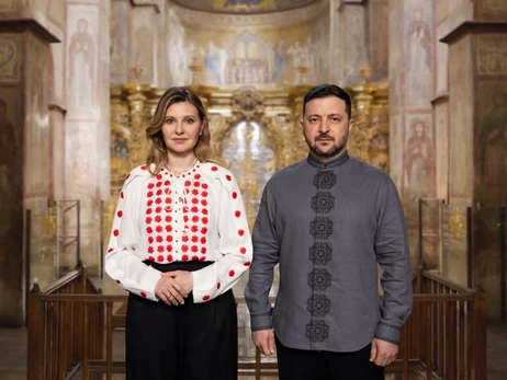 Зеленские в вышиванках поздравили с Пасхой со стен Софийского собора