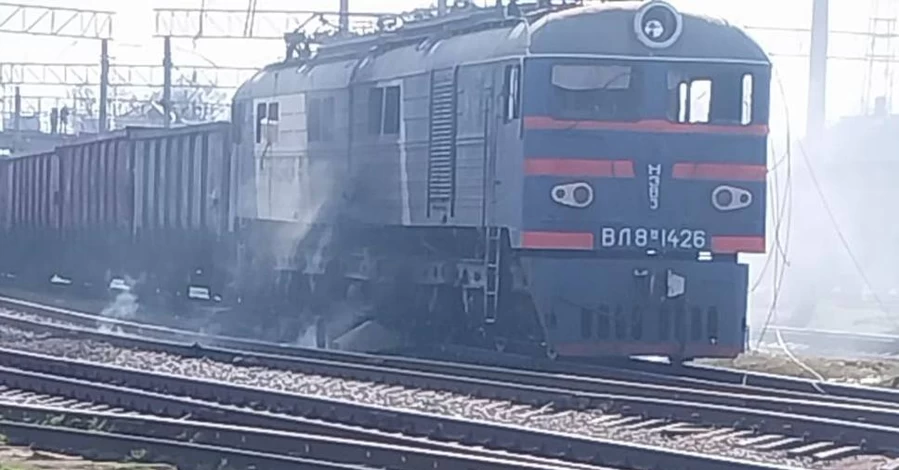 В Днепропетровской области РФ ударила по железной дороге - почти 500 пассажиров успели эвакуировать