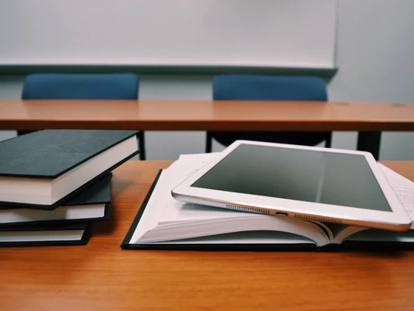 Міносвіти запроваджує в школах виховну годину до Дня зброяра