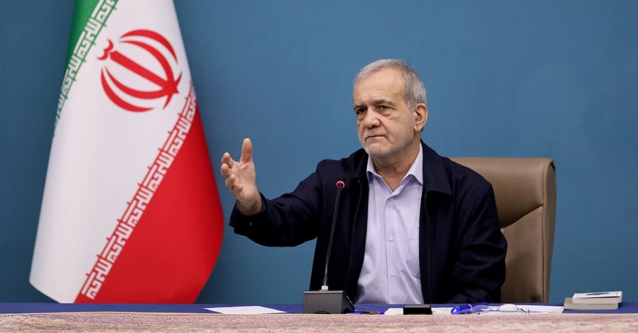 Президент Ірану несподівано заступився за Папу Римського перед Трампом  