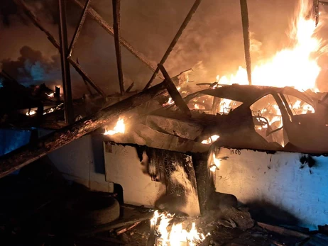 Росіяни масовано атакували Одесу, пошкоджено судно та портове обладнання