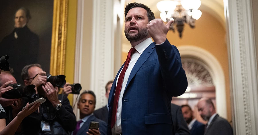 Джей Ди Вэнс назвал скандальное сообщение Трампа о Ватикане «просто шуткой»