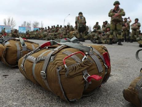 У РФ готують закон, що дозволить військам перетинати кордон під приводом 