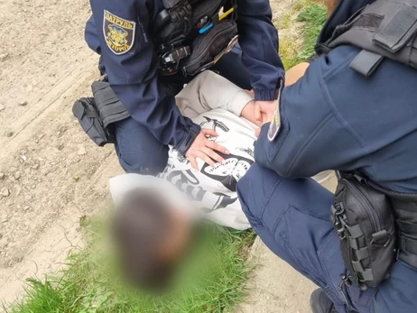 На Закарпатье девятиклассник во время урока устроил стрельбу и ранил одноклассника