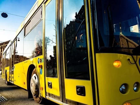 В Киеве в поминальные дни организуют дополнительные маршруты к городским кладбищам