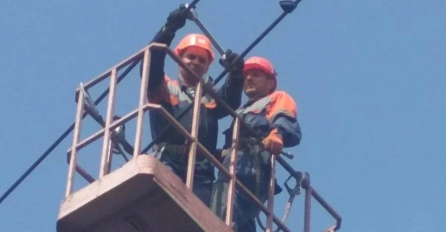 На Чернігівщині -  блекаут: без світла залишились понад 6 тисяч абонентів