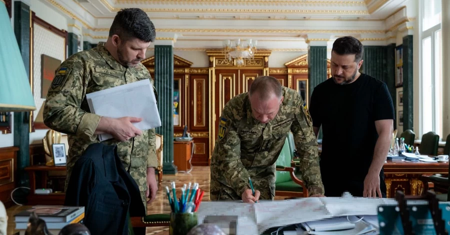 Беларусь обустраивает артиллерийские позиции у границы с Украиной, - Зеленский  