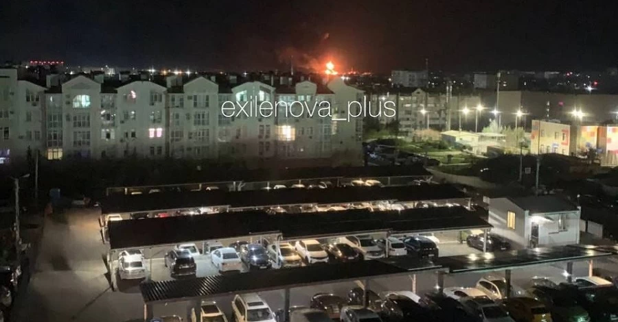 Ночью в Севастополе дронами был атакован порт, горит НПЗ