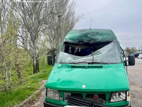 Россияне атаковали дроном рейсовый автобус на Днепропетровщине, есть раненые