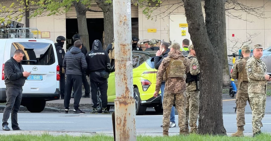 Стрелка, который взял заложников в Киеве, ликвидировали во время задержания