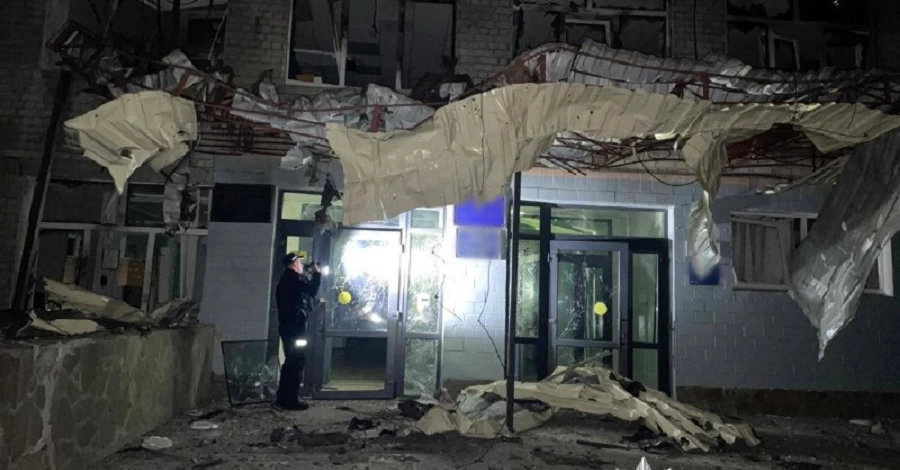 Росіяни цілу ніч атакували дронами Чернігів - загинув підліток, є руйнування