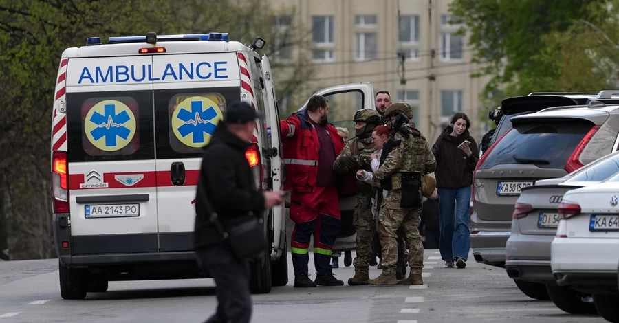 Глава МВД поддержал разрешение на оружие гражданским после теракта в Киеве