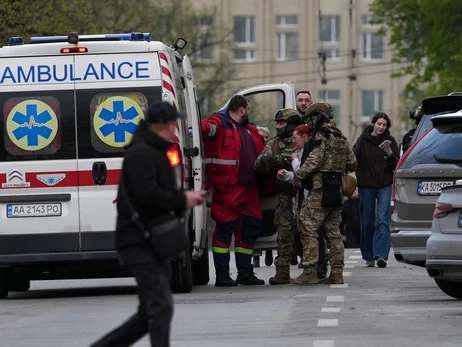 Глава МВД поддержал разрешение на оружие гражданским после теракта в Киеве