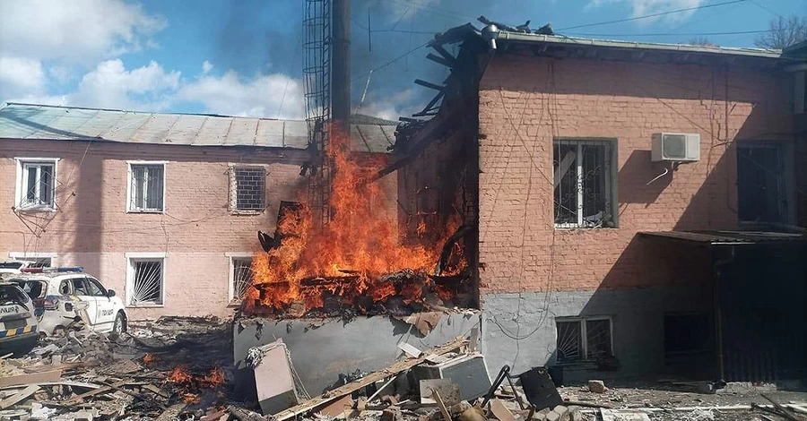 В Черниговской области россияне ударили беспилотниками по отделению полиции, есть пострадавший