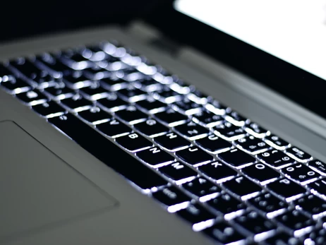 Шахраї запустили фейкові розсилки від імені керівника ОП на тлі заяв про повернення українців