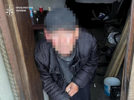 Во Львовской области предприниматель 23 года держал мужчину в 