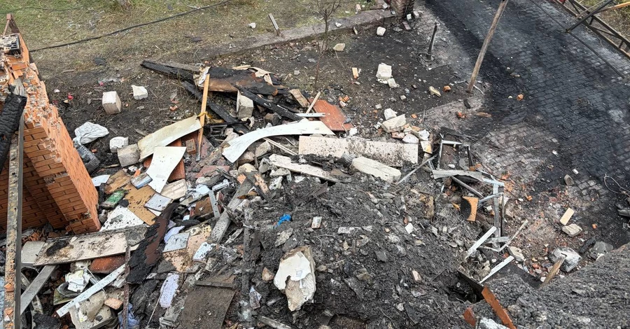 Радник міністра оборони Сергій (Флеш) Бескрестнов показав наслідки російської атаки на свій будинок