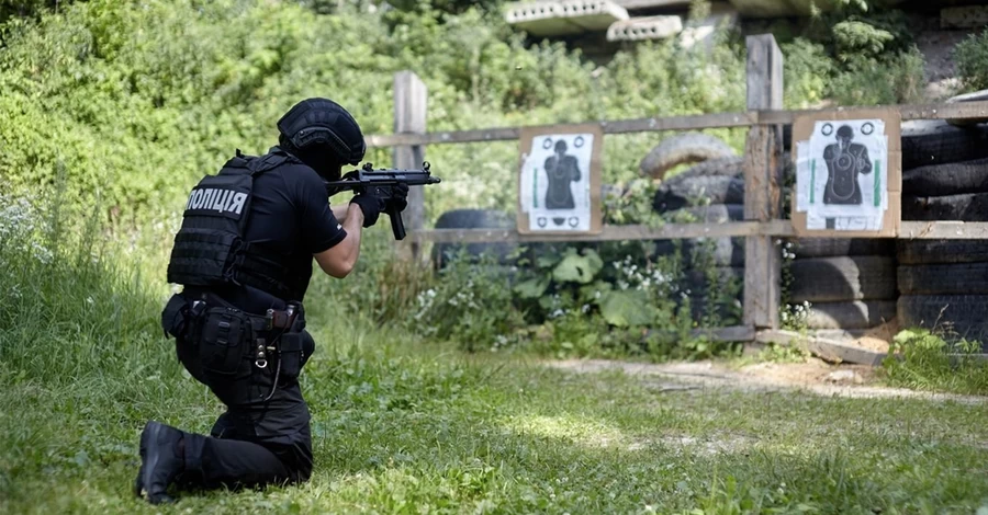 Патрульні та зброя: що можуть застосовувати поліцейські проти злочинців і в яких випадках