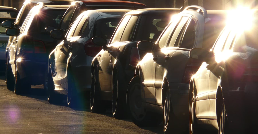 У Києві змінюють тарифи на паркування й запускають місячні абонементи - що потрібно знати