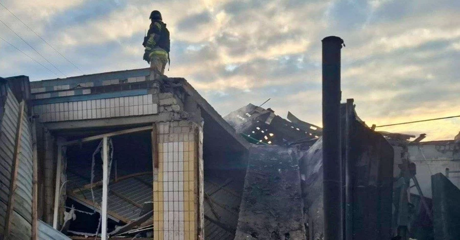 У Чернігові російський дрон вибухнув біля багатоповерхівки, а під Запоріжжям загинули двоє людей