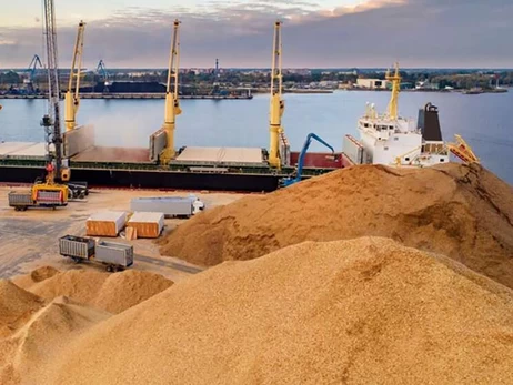 Украина предупредила Израиль о последствиях из-за второго судна с ворованным зерном