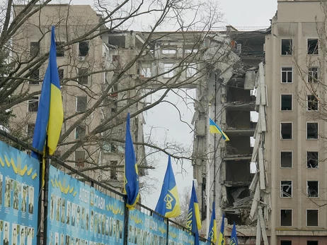 У Миколаєві чоловік стрибнув із даху зруйнованої ОВА - поліція з’ясовує обставини  