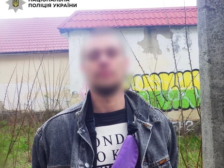 В Киеве задержали мужчину, который угрожал прохожим пистолетом