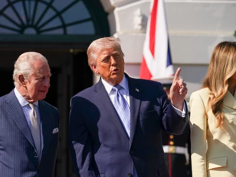 Короля Чарльза у Вашингтоні ледь не зустріли з австралійськими прапорами