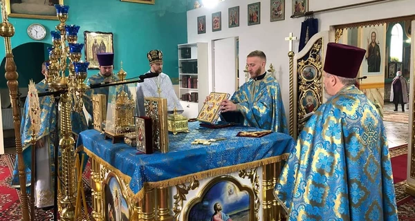 Церковь должна быть в ТikТоk и ФБ: экс-музыкант теперь читает Службу Божью в прифронтовом храме