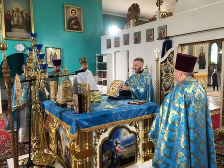 Церковь должна быть в ТikТоk и ФБ: экс-музыкант теперь читает Службу Божью в прифронтовом храме