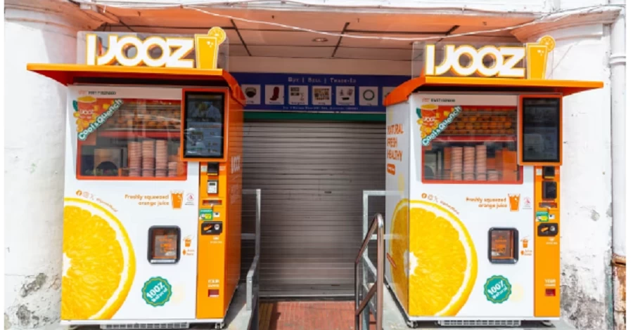 Французькому підлітку загрожує 2 роки в'язниці, тому що він облизав соломинку в торговому автоматі в Сінгапурі