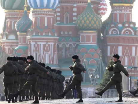 Вперше з 2022 року парад 9 травня в Москві пройде без військової техніки